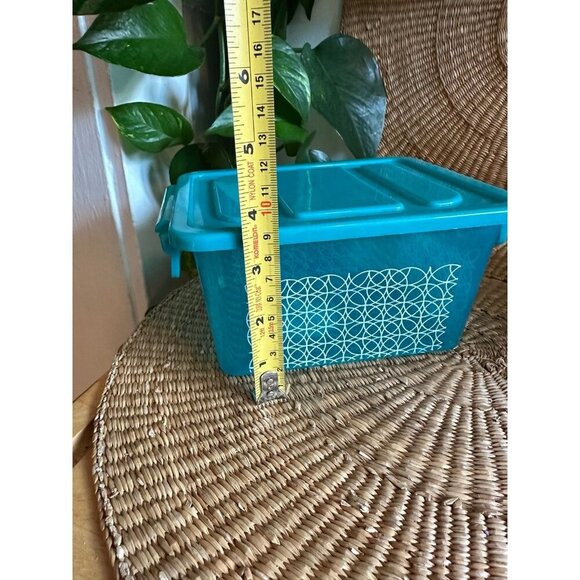 Blue Plastic storage container - Picture 2 of 8